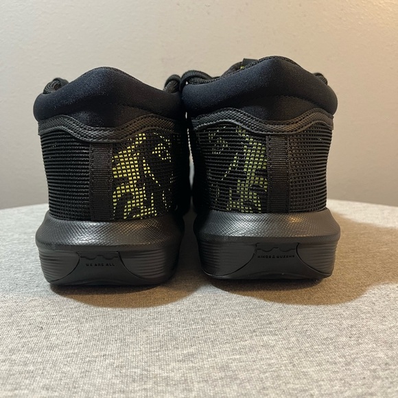 Nike Lebron Witness VIII Black/White-Volt Men's Shoe Size 9.5 FB2239-002 - Picture 5 of 11